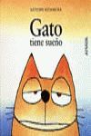 GATO TIENE SUEÑO